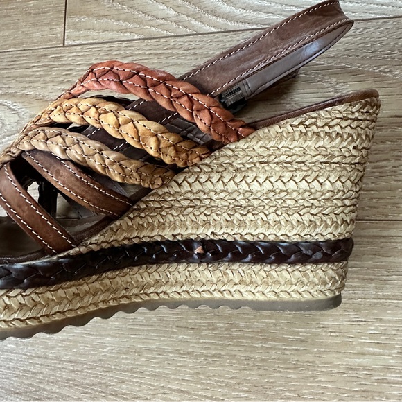 Italian summer wedge. Size 40, platform sandal in browns. Great condition - Picture 7 of 8